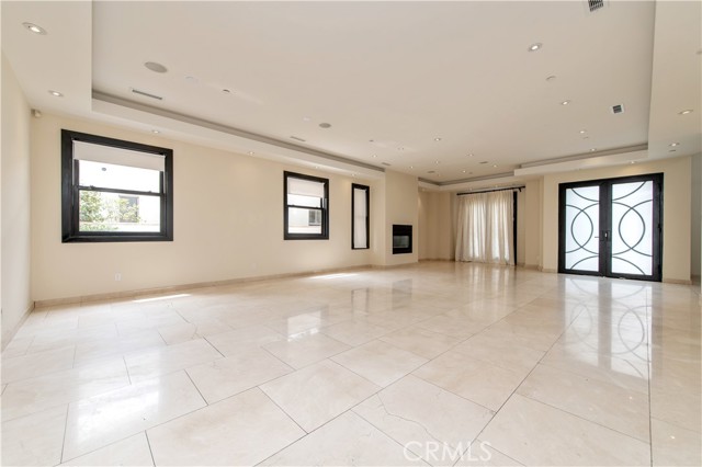 Detail Gallery Image 5 of 39 For 268 S Clark Dr, Beverly Hills,  CA 90211 - 5 Beds | 5/1 Baths