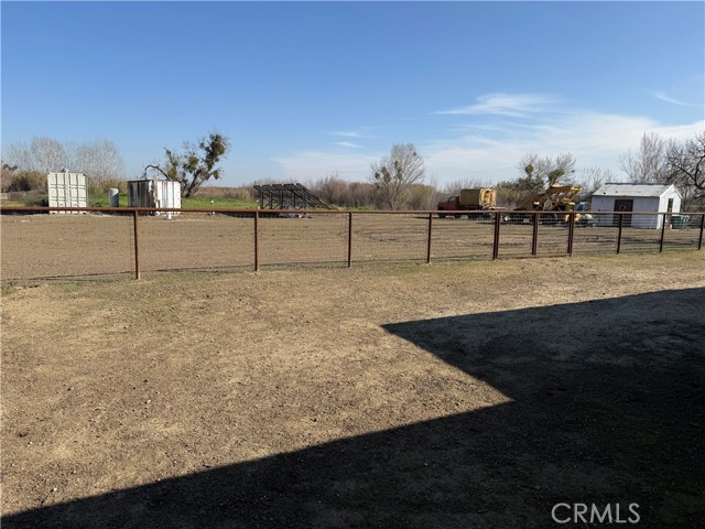 Detail Gallery Image 49 of 65 For 25565 Road 13, Chowchilla,  CA 93610 - 4 Beds | 3 Baths