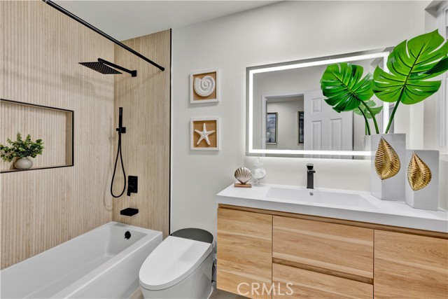 16761 Montclair Lane, Huntington Beach CA: https://media.crmls.org/medias/42030920-f1ba-4cc3-978a-420194875946.jpg