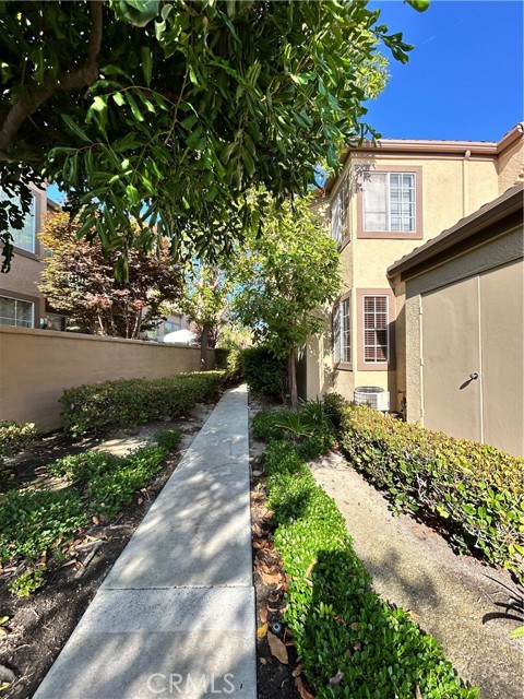 Detail Gallery Image 2 of 21 For 112 via Athena, Aliso Viejo,  CA 92656 - 2 Beds | 2 Baths