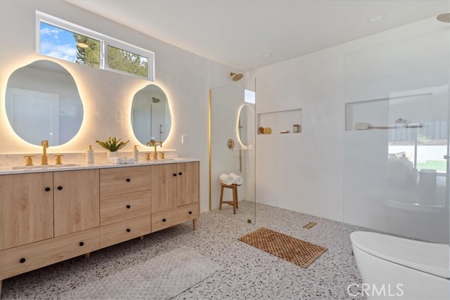 Detail Gallery Image 38 of 52 For 23755 Clarendon, Woodland Hills,  CA 91367 - 4 Beds | 3 Baths