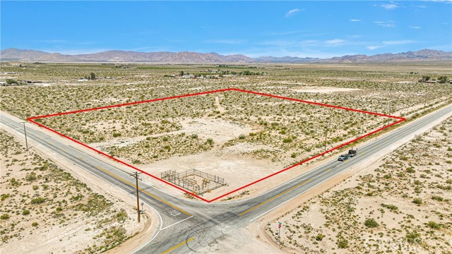 Detail Gallery Image 1 of 19 For 11350 Camp Rock Rd, Lucerne Valley,  CA 92356 - – Beds | – Baths