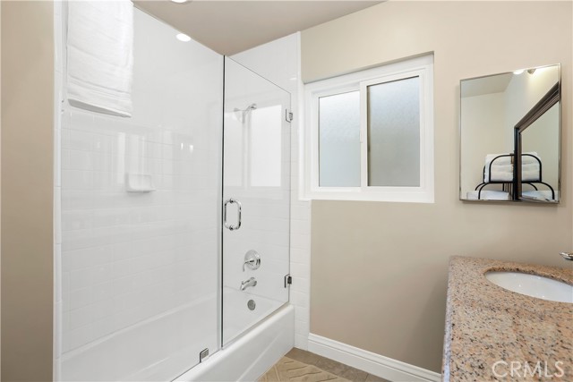 617 Iris Avenue, Corona del Mar CA: https://media.crmls.org/medias/420493a2-a886-4fee-9c6e-5b93758b7225.jpg