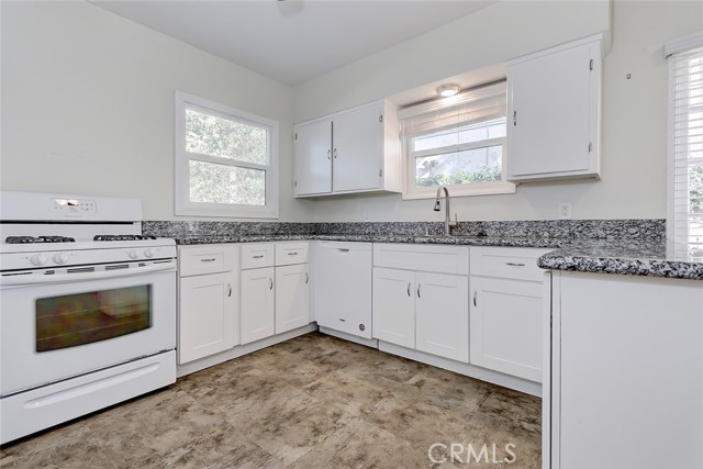 607 Sapphire St., Redondo Beach, California 90277, 2 Bedrooms Bedrooms, ,1 BathroomBathrooms,Residential,Sold,Sapphire St.,SB22047137
