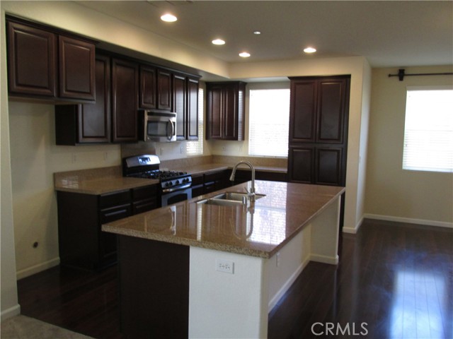 Detail Gallery Image 7 of 20 For 2174 Morrow St, Hayward,  CA 94541 - 4 Beds | 3/1 Baths