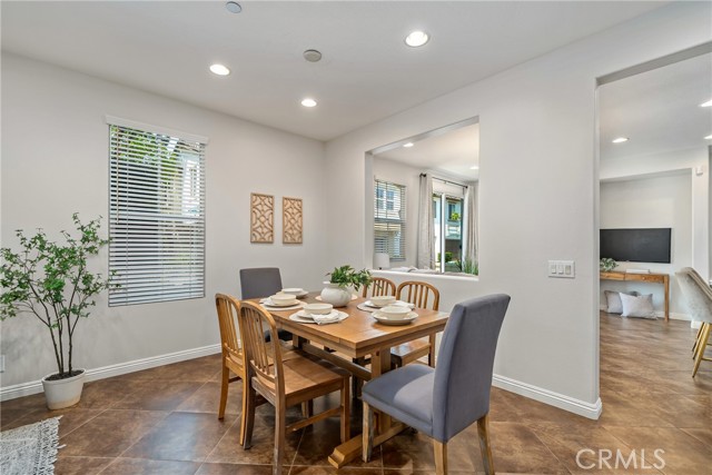 Detail Gallery Image 17 of 55 For 6363 Marbella Ln, Corona,  CA 91752 - 4 Beds | 2 Baths