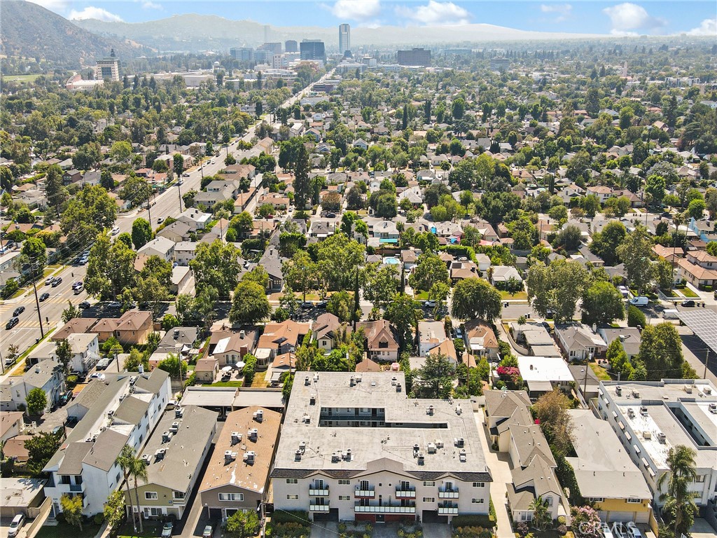 https://media.crmls.org/medias/42063a04-b69e-4dd6-a270-8273dd54c640.jpg?preset=X-Large