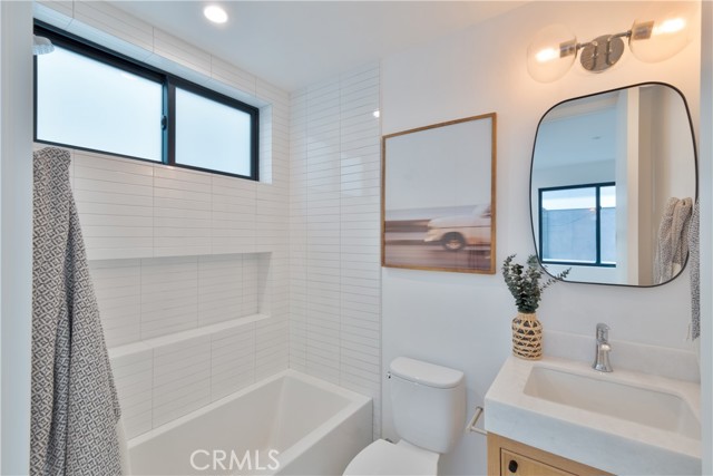 Detail Gallery Image 45 of 54 For 707 2nd St, Hermosa Beach,  CA 90254 - 4 Beds | 4/1 Baths