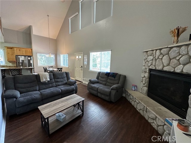 Detail Gallery Image 13 of 34 For 2551 Rim of the World Dr, Running Springs,  CA 92382 - 3 Beds | 2 Baths