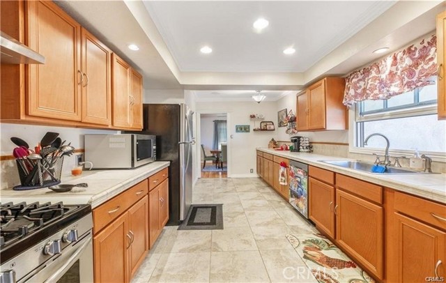 Detail Gallery Image 4 of 11 For 12091 Ora St a,  Garden Grove,  CA 92840 - 3 Beds | 2 Baths