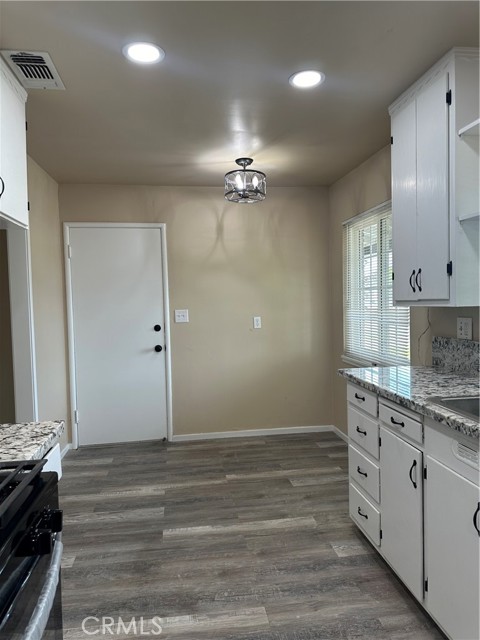 Detail Gallery Image 8 of 27 For 5624 Johns Dr, Sacramento,  CA 95822 - 2 Beds | 1 Baths