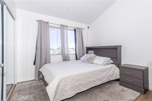 Detail Gallery Image 15 of 38 For 11965 Terra Bella St #8,  Sylmar,  CA 91342 - 4 Beds | 2/1 Baths