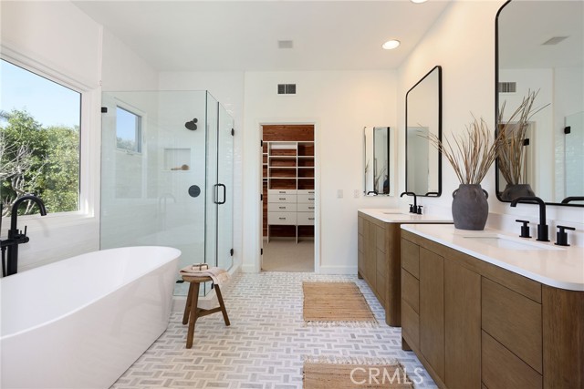 Detail Gallery Image 14 of 23 For 1827 Port Westbourne Pl, Newport Beach,  CA 92660 - 4 Beds | 3 Baths