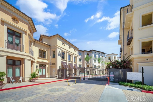 Detail Gallery Image 4 of 35 For 23500 Park Sorrento #D21,  Calabasas,  CA 91302 - 2 Beds | 3 Baths