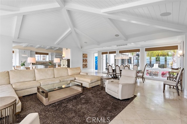 Detail Gallery Image 20 of 43 For 322 Emerald Bay, Laguna Beach,  CA 92651 - 6 Beds | 6/1 Baths