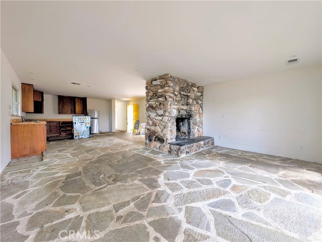 485 State Hwy 173, Lake Arrowhead CA: https://media.crmls.org/medias/420c7702-7953-417f-a9c7-c55844321438.jpg