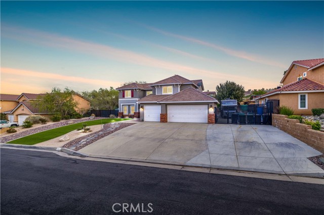 Detail Gallery Image 3 of 41 For 5550 Avenida Entrada, Palmdale,  CA 93551 - 5 Beds | 3 Baths