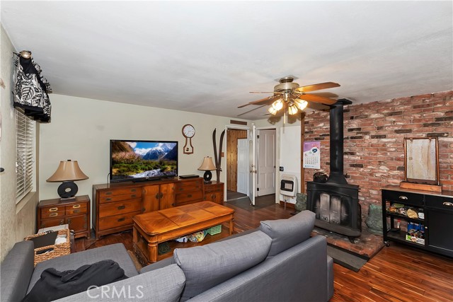 Detail Gallery Image 6 of 32 For 43114 Encino, Big Bear Lake,  CA 92315 - 2 Beds | 2 Baths