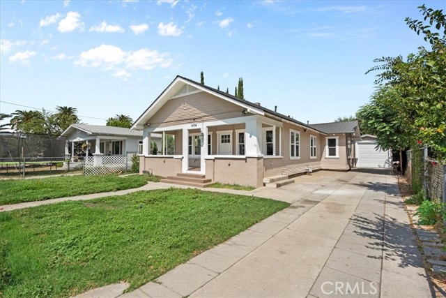 464 W 14th Street, San Bernardino CA: https://media.crmls.org/medias/420db704-1dea-449c-afb6-0302891e228c.jpg