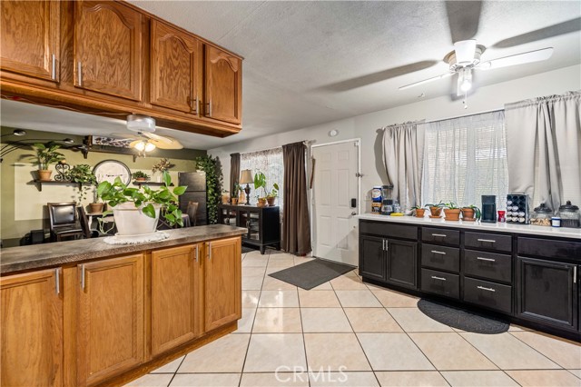Detail Gallery Image 8 of 16 For 44213 Fenhold, Lancaster,  CA 93535 - 3 Beds | 2 Baths