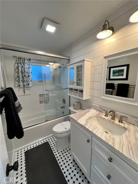 Detail Gallery Image 16 of 23 For 602 1/2 Narcissus Ave, Corona Del Mar,  CA 92625 - 2 Beds | 1 Baths