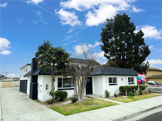 17412 Dairyview Circle, Huntington Beach CA: https://media.crmls.org/medias/420e4fa1-4079-478e-965b-c838e593c33e.jpg