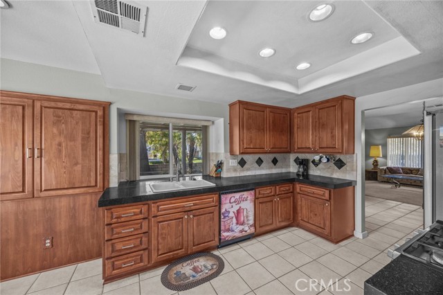 Detail Gallery Image 11 of 47 For 1233 Dale, Corona,  CA 92878 - 3 Beds | 2 Baths