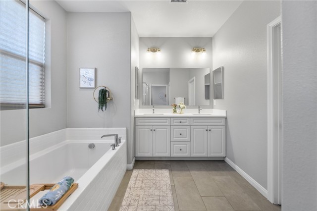Detail Gallery Image 21 of 51 For 1704 Laurelwood, Oceanside,  CA 92056 - 3 Beds | 2/1 Baths