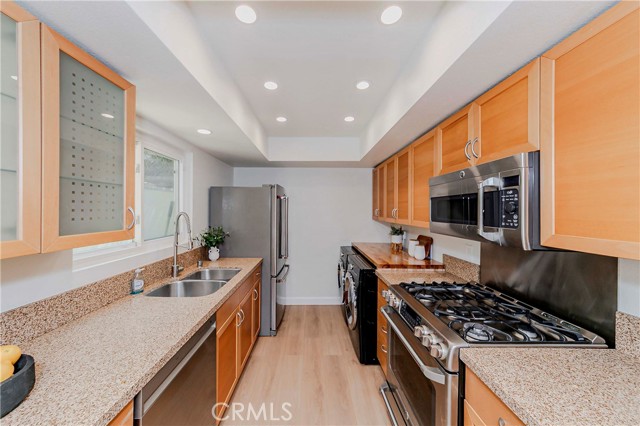 Detail Gallery Image 6 of 37 For 3745 Roberta St., Los Angeles,  CA 90031 - 3 Beds | 2 Baths