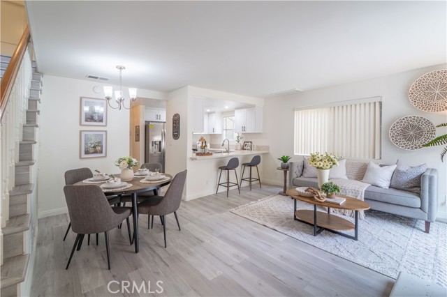 Detail Gallery Image 4 of 36 For 1126 W 228th St #31,  Torrance,  CA 90502 - 3 Beds | 3 Baths