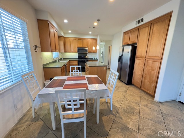 Detail Gallery Image 11 of 45 For 25954 Bybee Ln, Loma Linda,  CA 92354 - 3 Beds | 2/1 Baths