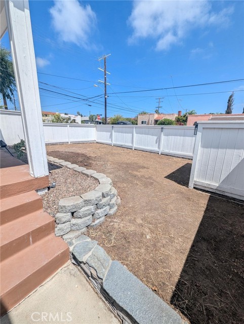 891 W Elberon Avenue, San Pedro CA: https://media.crmls.org/medias/42110104-a3f2-474b-902b-742731db69db.jpg