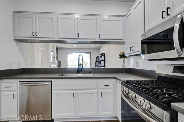 Detail Gallery Image 4 of 32 For 555 Maine Ave #225,  Long Beach,  CA 90802 - 2 Beds | 2 Baths