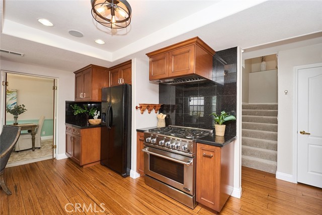 385 Park Avenue, Long Beach CA: https://media.crmls.org/medias/42123fa1-f10c-43b7-9dd9-3811da512e48.jpg