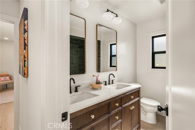 Image 47 of 69 For 1949 Chatwin Avenue