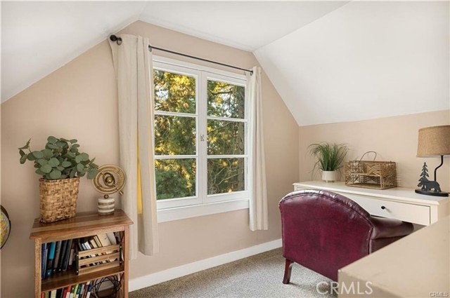 25576 Hi Lane, Twin Peaks CA: https://media.crmls.org/medias/42135ec9-772d-46a3-8220-fae0e1e2d996.jpg