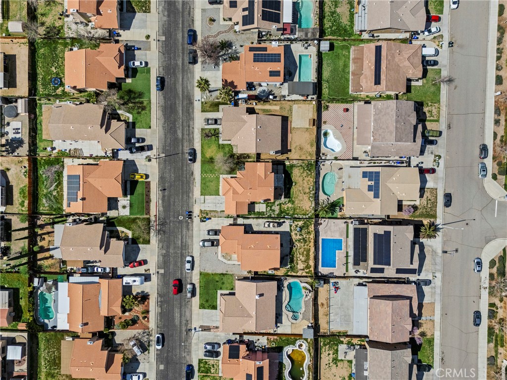 https://media.crmls.org/medias/4213b4c6-282c-45ff-9e8b-3d8332be8ae2.jpg?preset=X-Large