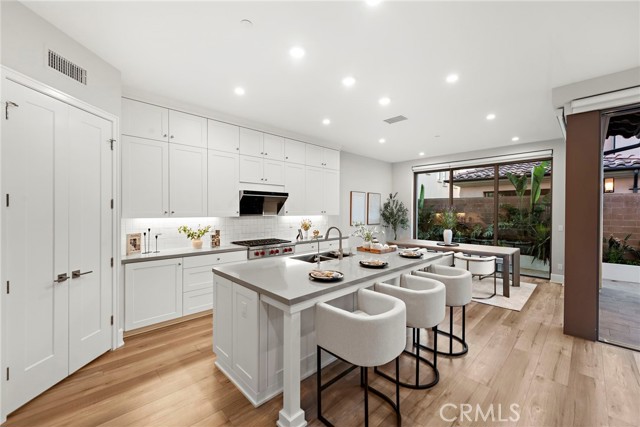 Detail Gallery Image 13 of 45 For 101 Artista, Irvine,  CA 92602 - 4 Beds | 4 Baths