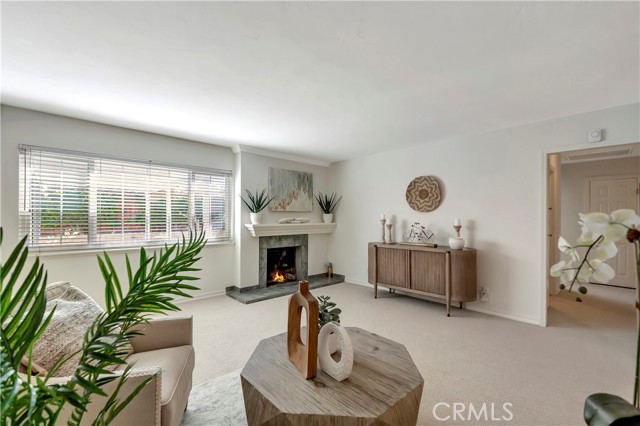 Detail Gallery Image 6 of 47 For 945 Lansing Ln, Costa Mesa,  CA 92626 - 4 Beds | 2 Baths