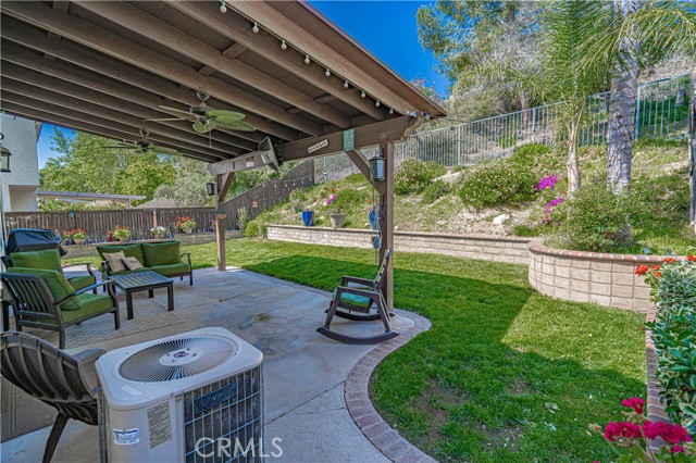 Detail Gallery Image 19 of 24 For 28533 Silverking Trl, Saugus,  CA 91390 - 4 Beds | 2/1 Baths