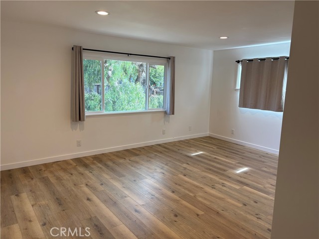 Detail Gallery Image 5 of 9 For 346 16th Pl, Costa Mesa,  CA 92627 - 2 Beds | 1 Baths