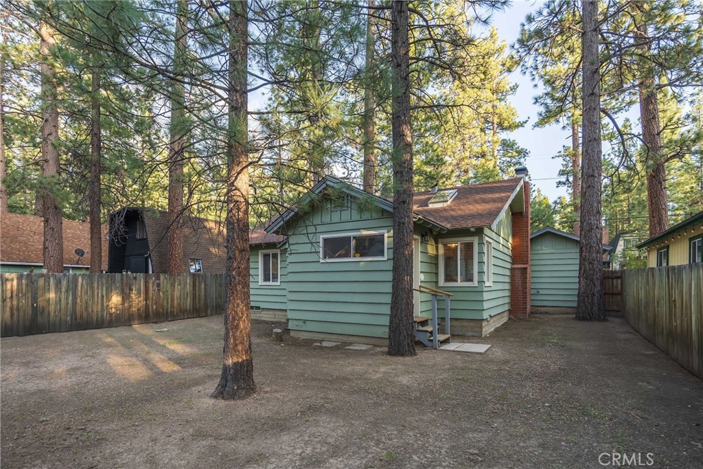 https://media.crmls.org/medias/4216248d-4f8d-4038-9d1a-713062c3d277.jpg?preset=X-Large