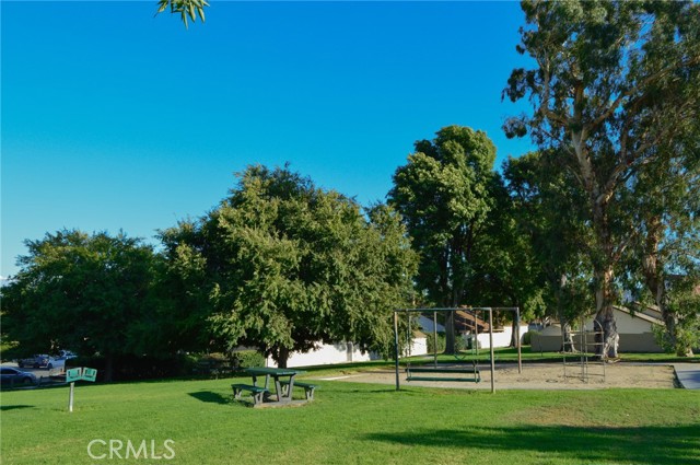 10060 Hillsborough Lane, Riverside CA: https://media.crmls.org/medias/4216d61e-ac77-4adf-989b-3cdbe1a17523.jpg