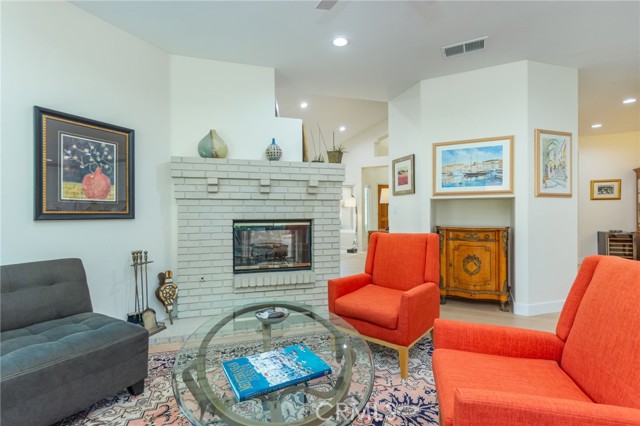 15535 Mallory Court, Moorpark CA: https://media.crmls.org/medias/42183882-b75c-4721-b5fb-3d028b3fd255.jpg