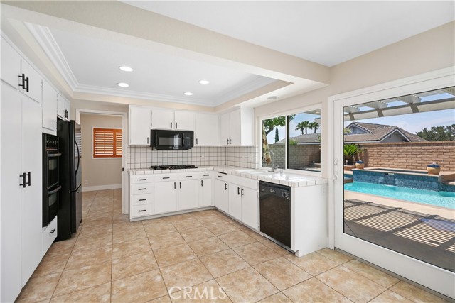 25702 Nugget, Lake Forest CA: https://media.crmls.org/medias/4218834e-0f2d-4b7f-a485-52db85e64b55.jpg