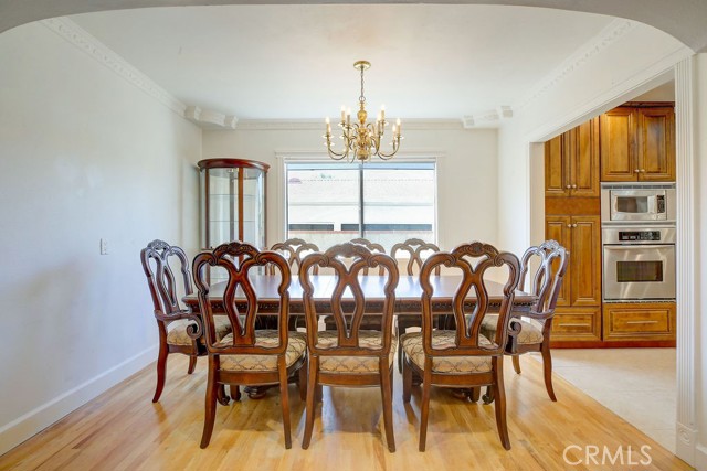 4923 Golden West Avenue, Temple City CA: https://media.crmls.org/medias/4218a3c4-2b8d-4b01-8aac-da6a8b4d69b6.jpg