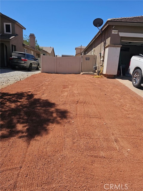 11847 Branch Court, Adelanto CA: https://media.crmls.org/medias/42199024-7c74-4504-aeb4-e8983c3d474f.jpg