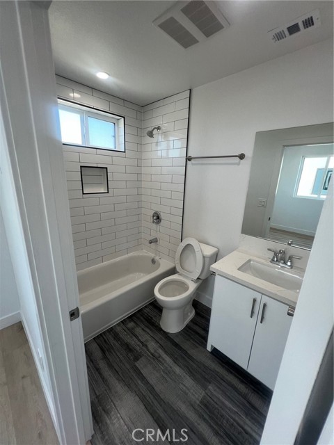 1128 Ardmore, Los Angeles CA: https://media.crmls.org/medias/4219c8bd-ddd4-4760-86e0-b1079dc16358.jpg