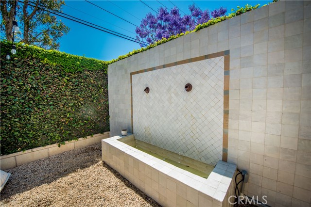 2065 Thurin Street, Costa Mesa CA: https://media.crmls.org/medias/4219f661-0e8c-46a4-9964-b045fd69a69c.jpg