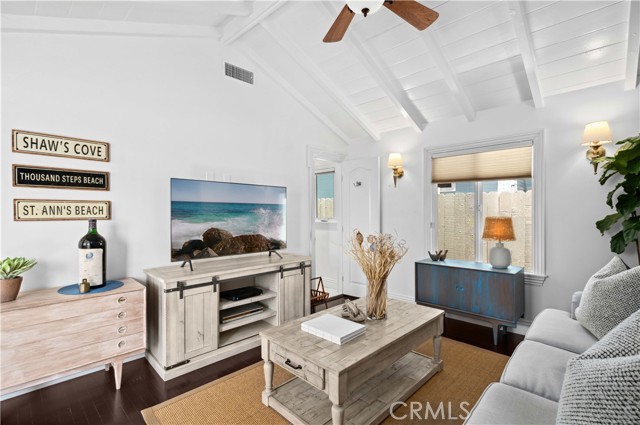 541 Thalia Street, Laguna Beach CA: https://media.crmls.org/medias/421a438f-acbc-4c73-bf65-98c7dee8ca23.jpg